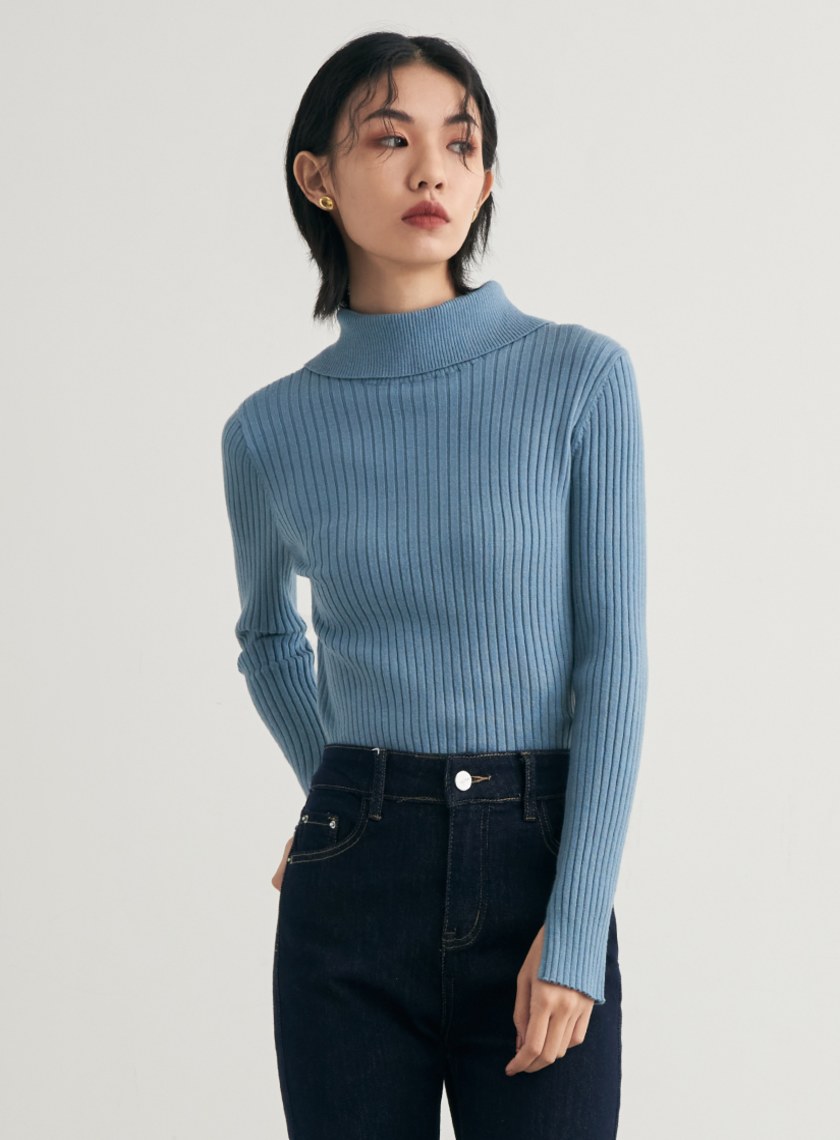 後開釦細節高領針織上衣